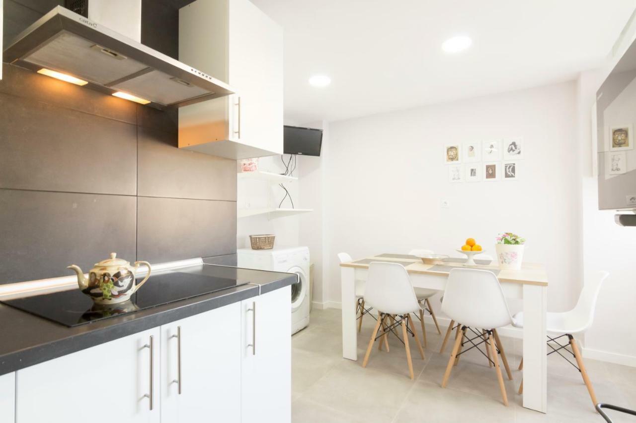 Sun And Chic Malaga Apartment ภายนอก รูปภาพ